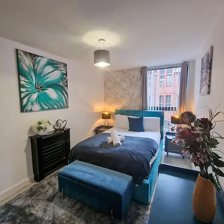 City Superhost Stunning City Centre Apt *