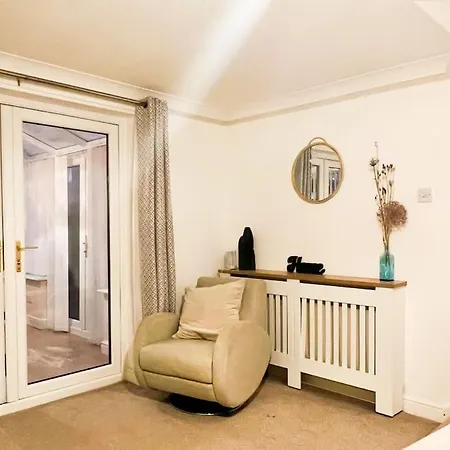 Simple House W- Free Parking By Airport - Free Drop-off * Manchester