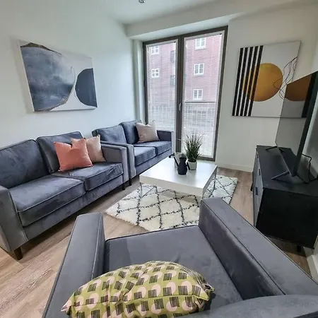 Stunning 4-bedroom Townhouse With Free Parking Prázdninový dům *