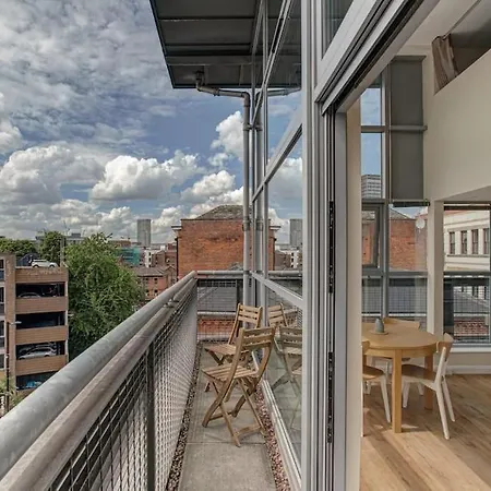 Superhost - Stunning Centre Penthouse Over Two Floors