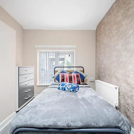 Private Retreat For 3 Near Centre Manchester