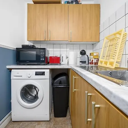 Private Retreat For 3 Near Centre Manchester