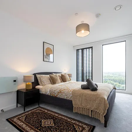 Royal Ebony By Asquare Lettings *