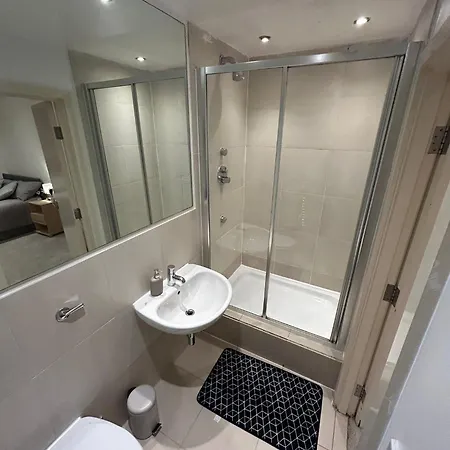 Luxury 2 Bedroom Centre With Free Parking