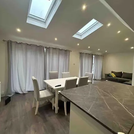 Your Manga House Near Coop Live Ethihad Διαμέρισμα *