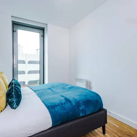 דירה Lux Livin' - Luxury 2 Bed With Skyline View & 24 Hour Gym מנצ'סטר