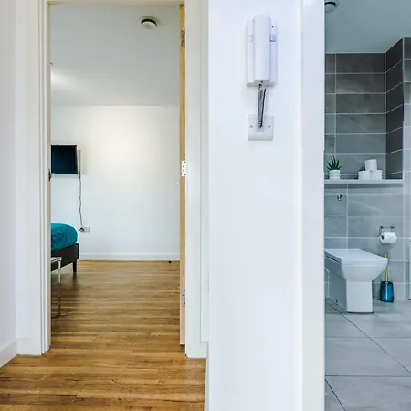 Lux Livin' - Luxury 2 Bed With Skyline View & 24 Hour Gym דירה מנצ'סטר