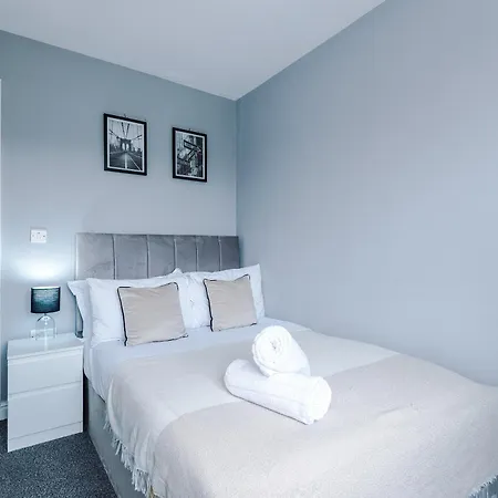 Charming Modern 3br House In Failsworth With Free Parking بيت للعطل