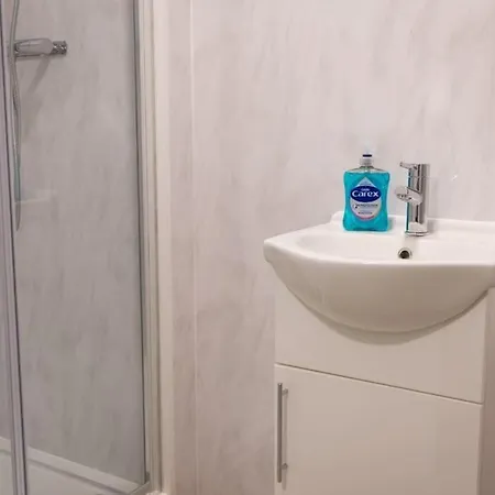 1 Bed Flat Near Man Utd Stadium