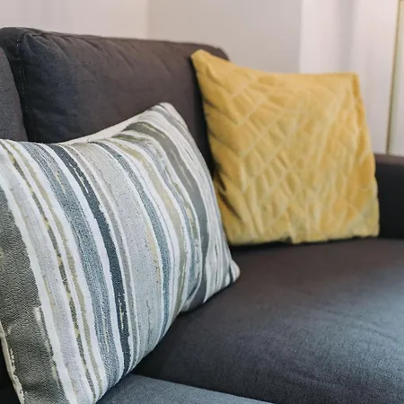 Ideal Near Old Trafford Apartment