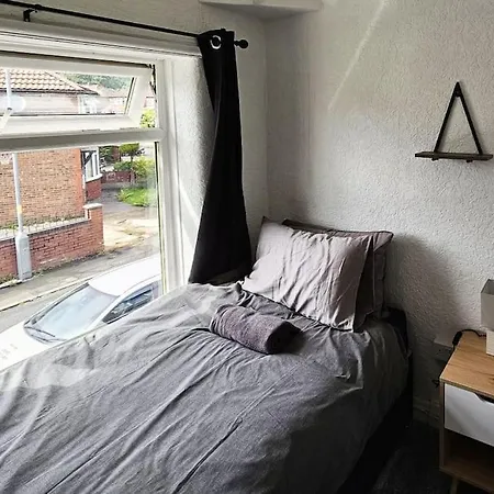 Апартаменты Audenshaw, *