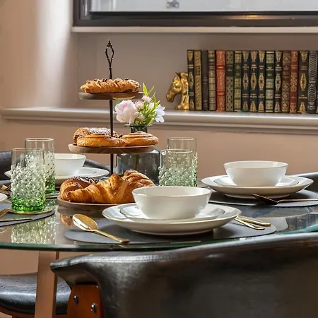 Charlotte House By Coqoon Daire *