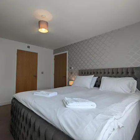 Commonwealth Free Parking 3 Bed 2 Bath