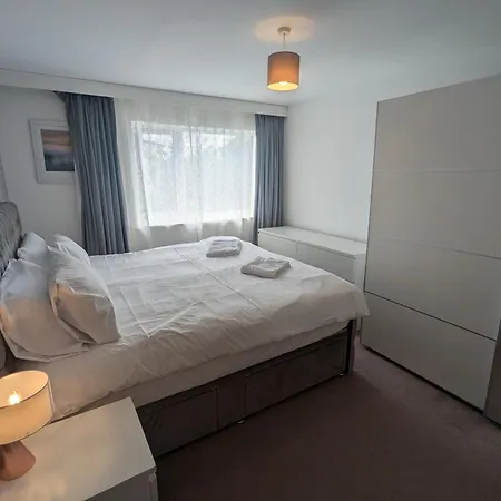 Commonwealth Free Parking 3 Bed 2 Bath