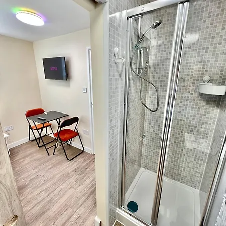 Lux Quadruple Media Mufc Salford Homestay szállás *