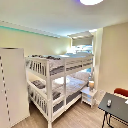 Homestay szállás Lux Quadruple Media Mufc Salford *