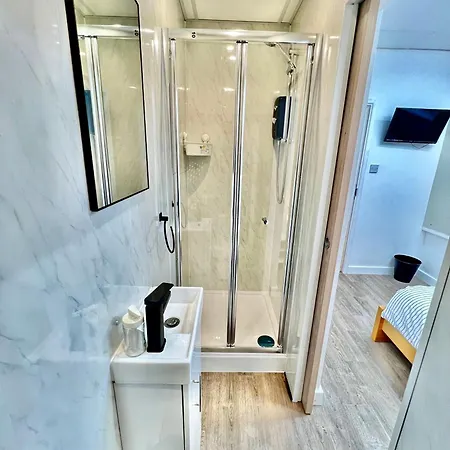 Lux Super King Private Bath Mediacity, Mufc, Salford ホームステイ マンチェスター