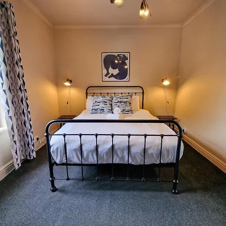 Дом отдыха 2 Bed Near Centre By Superhost