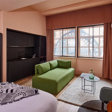 Whitworth Locke 4* Manchester