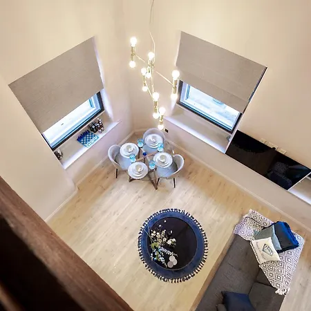 M1 Centre 3 Bed 3 Bath Luxe Penthouse