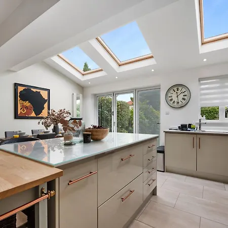 Pass The Keys Picture Perfect Haven In Didsbury Village - Free Parking & Ev Station מנצ'סטר