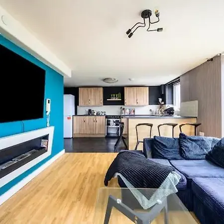 Prime Location Near City-trafford Centre-stadium 2bed Apartament Manchester