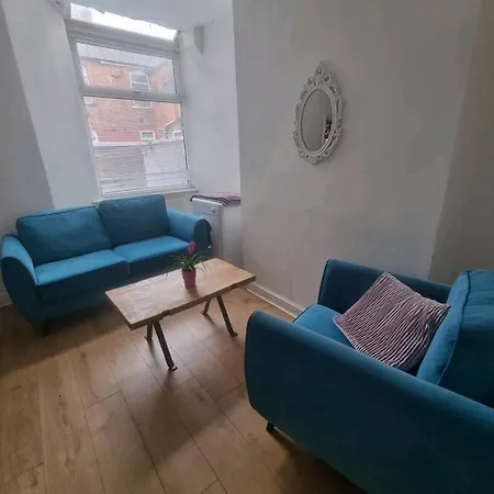 Double With Shared Bathroom *