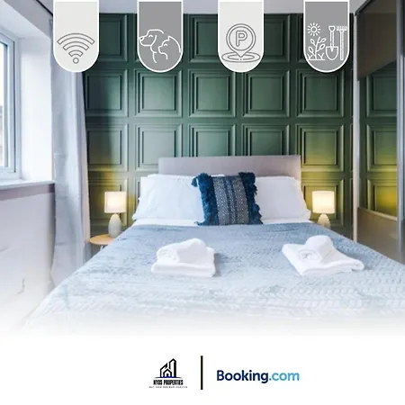Σπίτι διακοπών 3 Bedroom House By Nyos Short Lets & Serviced With Parking Μάντσεστερ