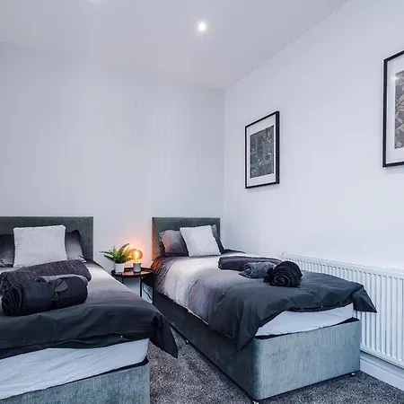 Newly Refurbished 3bedroom By The Coop Arena * Manchester