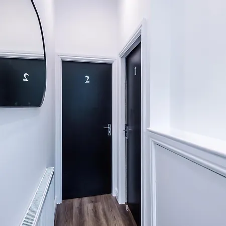 Newly Refurbished 3bedroom By The Coop Arena * Manchester