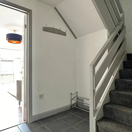 Nyaraló 7 Guests House Old Trafford,media City,city Centre, Free Parking Manchester