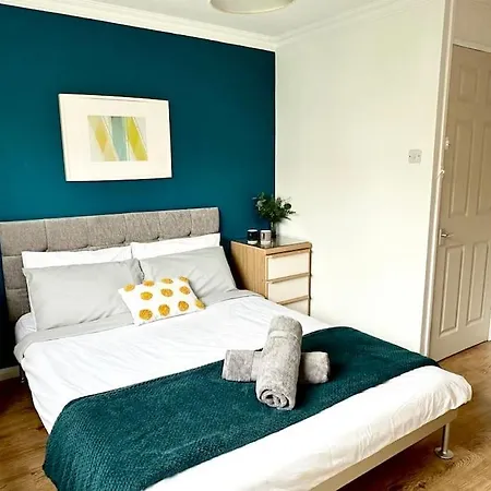6 Guests House Old Trafford,media City,city Centre, Free Parking *