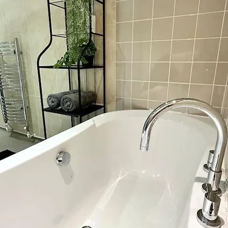 7 Guests House Old Trafford,media City,city Centre, Free Parking Nyaraló