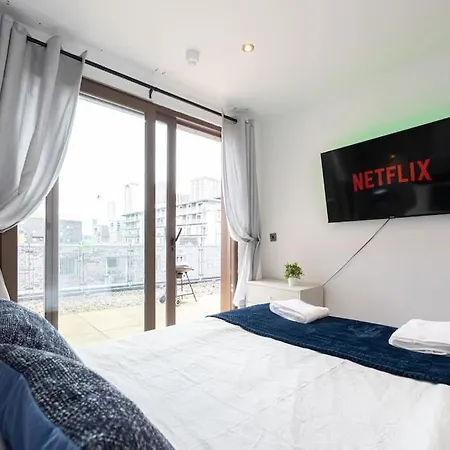 3 Bed Penthouse,near City Centre,etihad,coop Live דירה