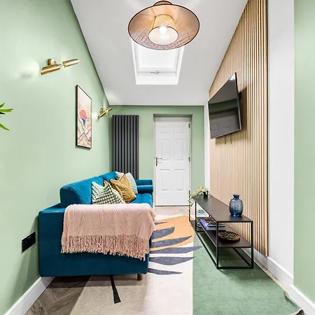 Amazonian Luxury Family Mcr Centre Etihad Free Parking Holiday home Manchester