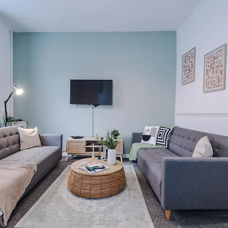New! Spacious House In By 53 Degrees Property, Ideal For Long Term & Business! 別荘 マンチェスター