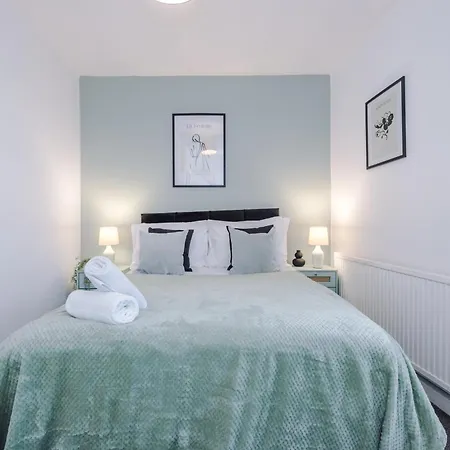 New! Spacious House In By 53 Degrees Property, Ideal For Long Term & Business! Semesterbostad Manchester