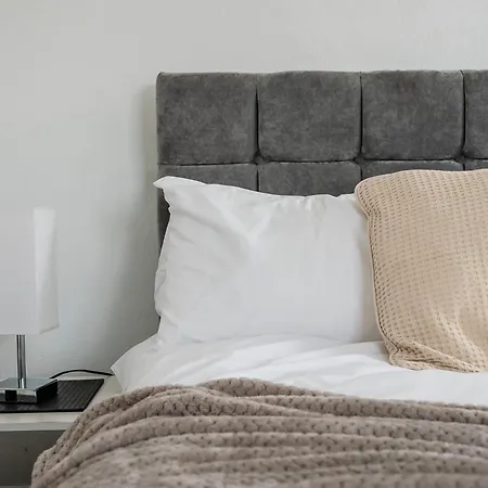 Дом отдыха Pass The Keys 3-bed In Lively Levenshulme Village - Sleeps 5, Ideal For Families & Groups Манчестер