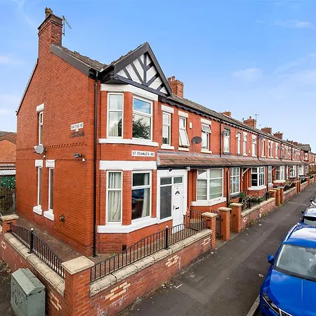 Nyaraló Pass The Keys 3-bed In Lively Levenshulme Village - Sleeps 5, Ideal For Families & Groups *