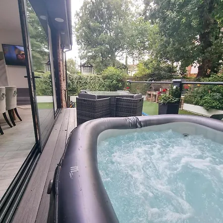 Hot Tub Free Parking Large Edwardian * Manchester