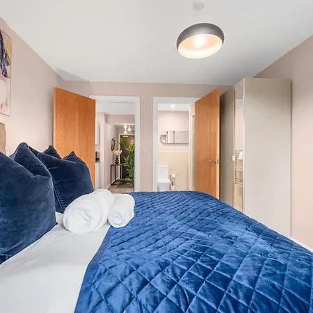 2 Bed Flat Apartamento