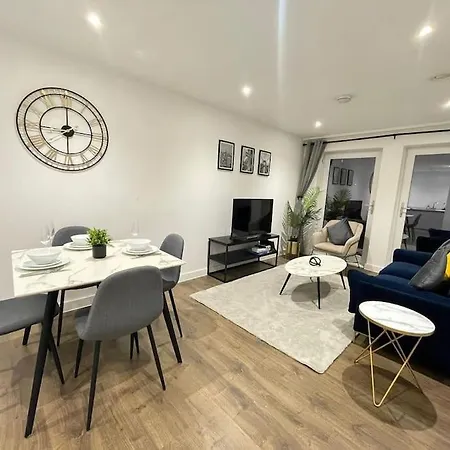 Апартаменты Thewaterhouse - 2bed 2bathrooms Fits4 & Balcony Манчестер