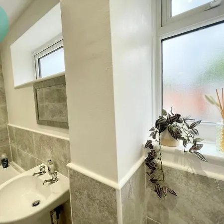 아파트 Charming 2br Swinton House -close To Center 맨체스터