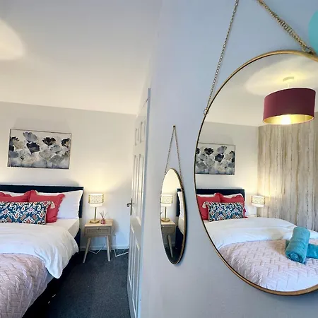 Charming 2br Swinton House -close To Center 맨체스터