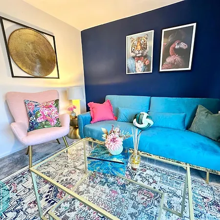 Charming 2br Swinton House -close To Center