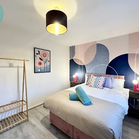 Charming 2br Swinton House -close To Center Manchester