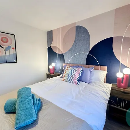 Charming 2br Swinton House -close To Center 아파트 *