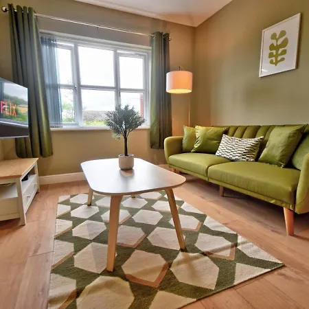 Sophisticated Two Bedroom With Parking Apartment
