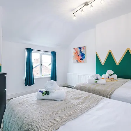New! Very Spacious 3-bed In By 53 Degrees Property, Ideal For Groups, Free Parking! * מנצ'סטר