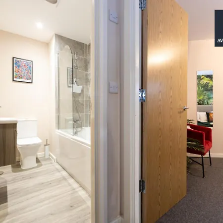 Stylish One Bedroom By Av Hughes Short Lets & Serviced With Free Parking & Wi-fi